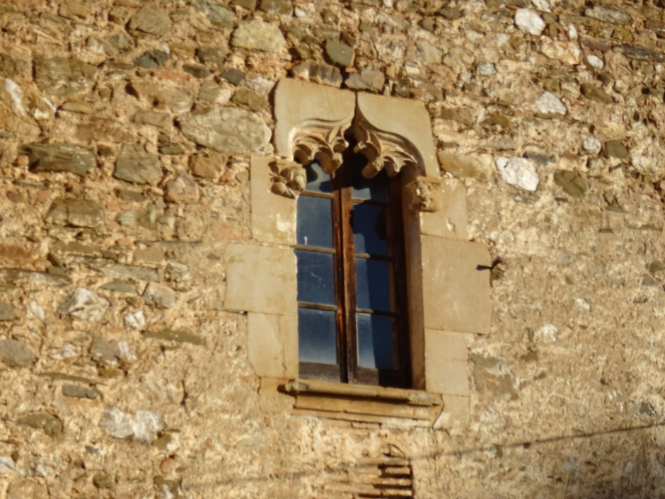 Finestra de la masia de Can Bell