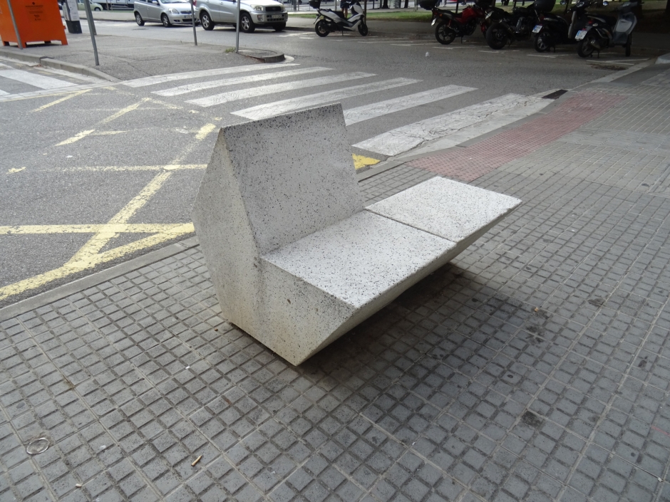 Part posterior del monument a Josefina Mascareñas