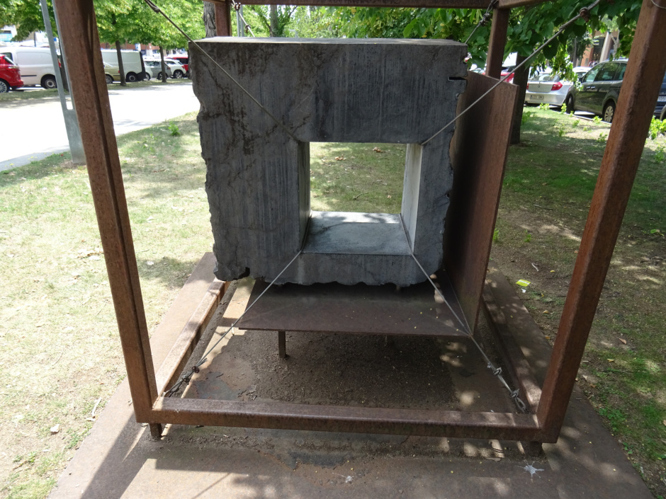Monument Intro III (teatre) de Frederic Gómez Cardellà