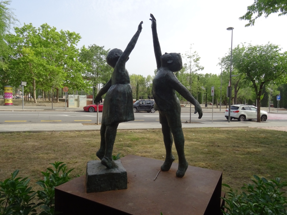 Monument Escala - Escola