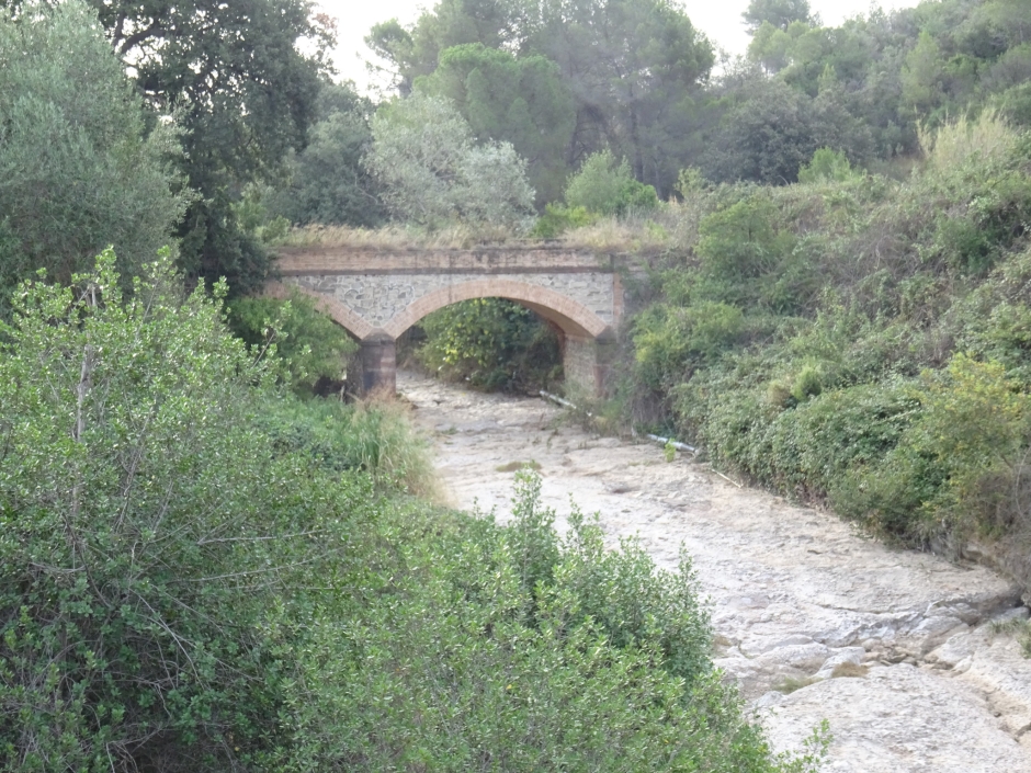 Pont de Can Ubach des de la carretera de Rubí.
