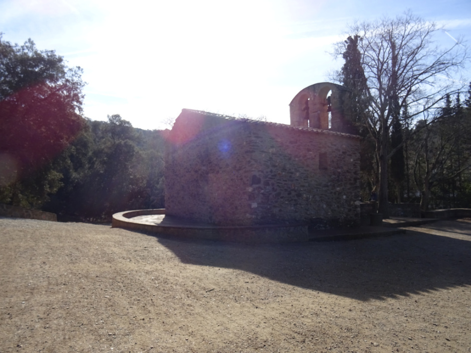 Part posterior i lateral esquerra de l'església de Sant Medir.
