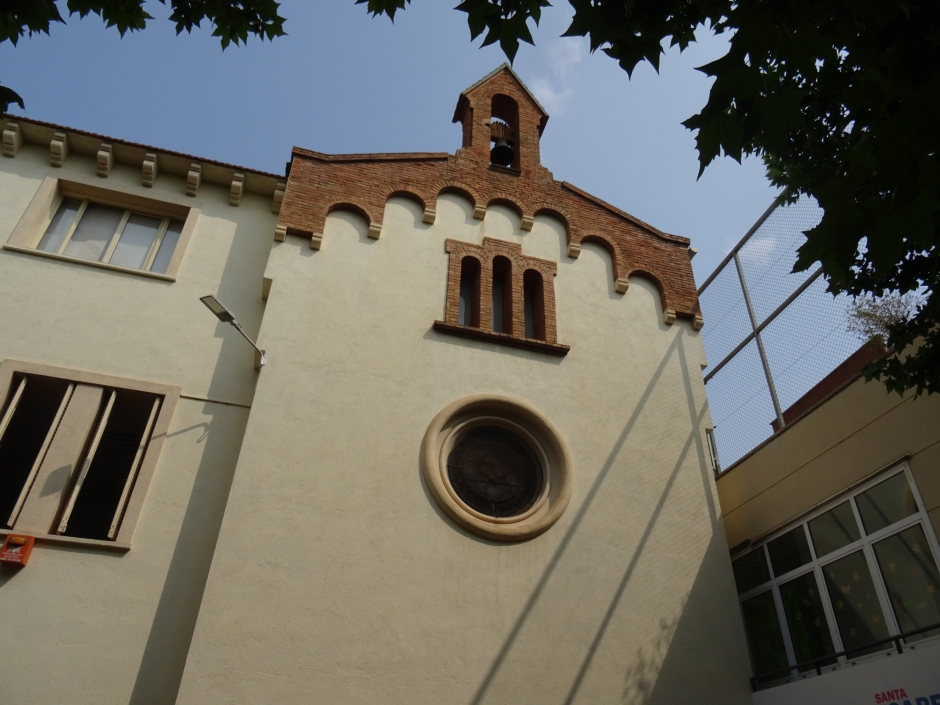 Façana de la capella del Col·legi Santa Isabel (Col·legi de les Monges Franciscanes).