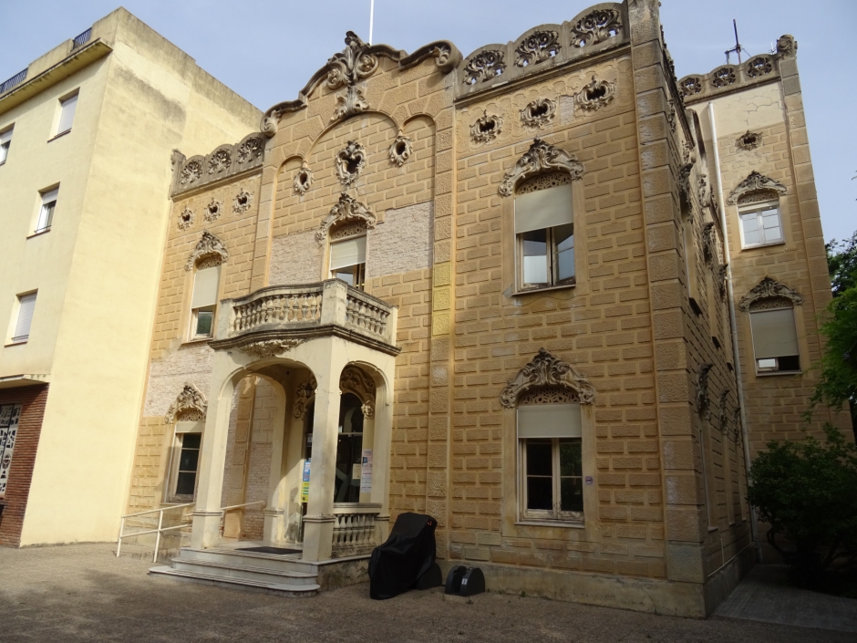Façana principal de la Casa Monès (Casa Mònaco).
