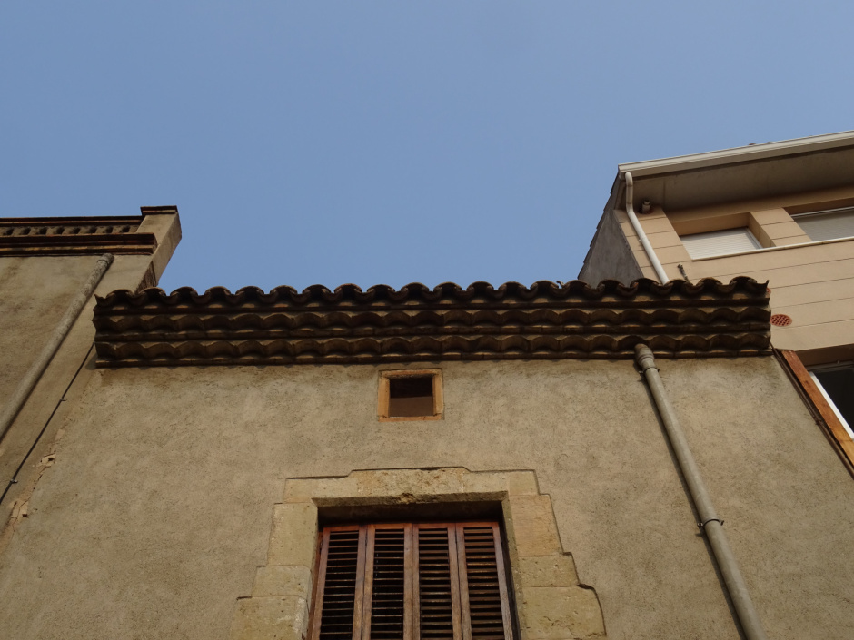Part superior i ràfec de Cal Diapló