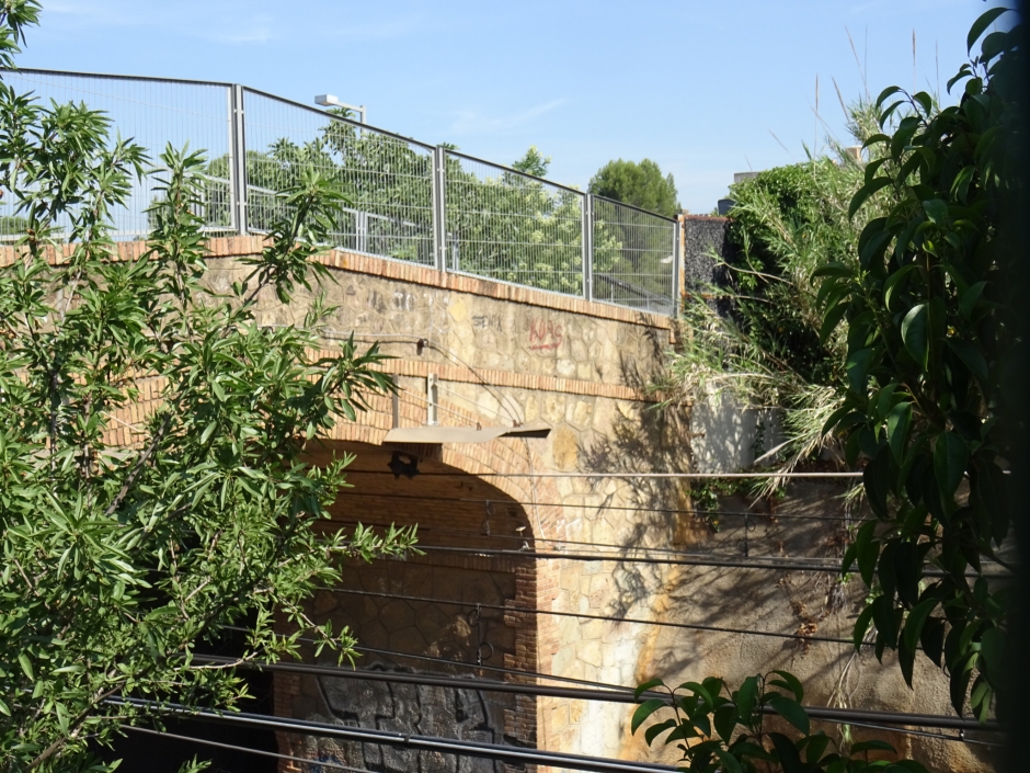 Pont sobre els FGC al camí de Can Gatxet