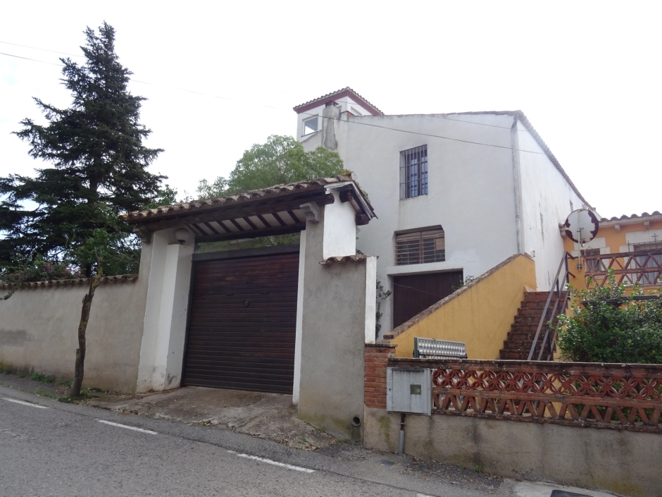 Façana posterior de Mas Fuster.