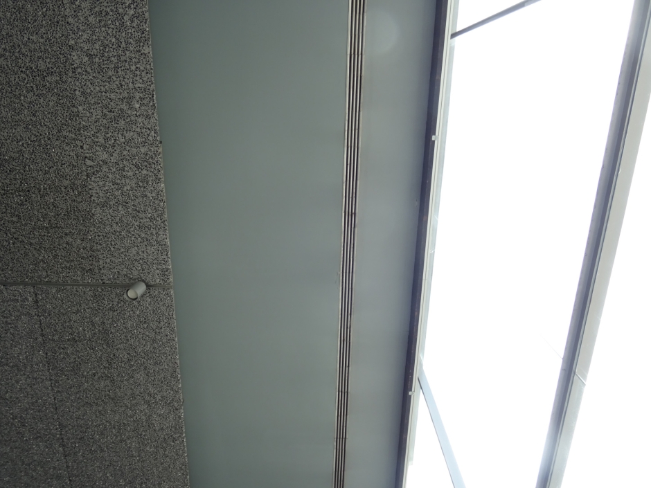 Darrera de la fusta hauria d'estar l'escultura Llinda.