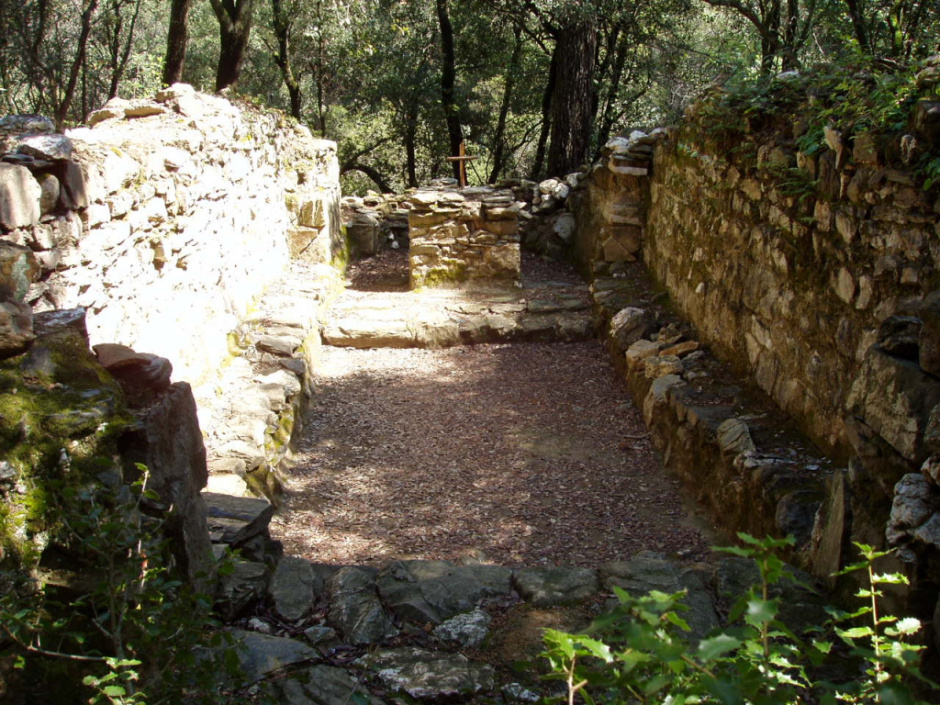 Antiga església de Sant Vicenç del Bosc (Ajuntament de Sant Cugat, any 2008).
