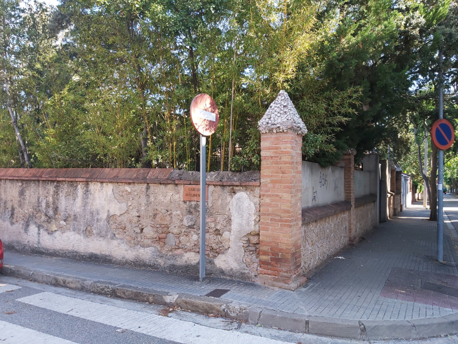 Tanca del solar del carrer Pahissa núm. 14.