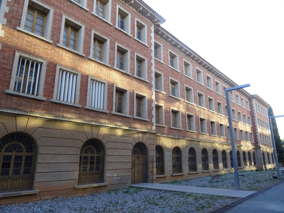 Façana lateral esquerra del Centre Borja