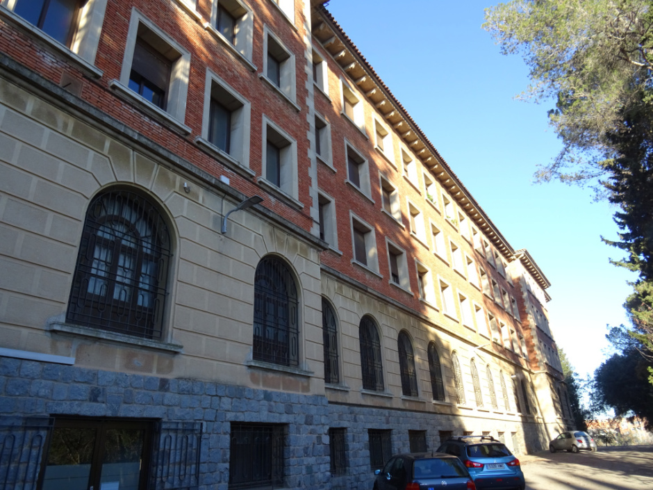 Façana lateral dreta del Centre Borja