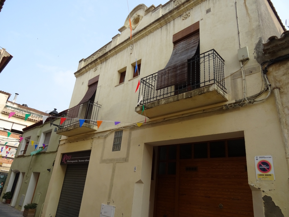 Edifici del carrer Hospital número 5.