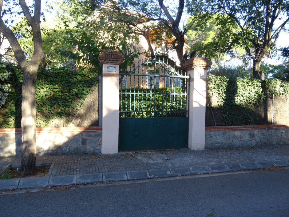 Cancell i tanca del carrer de Can Majó número 16