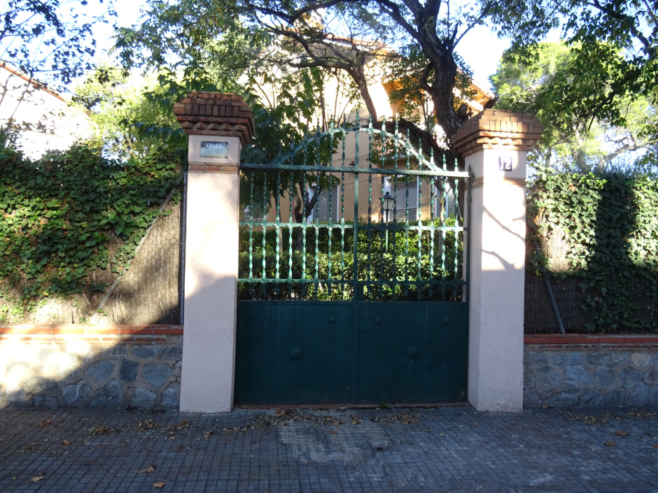 Cancell i tanca del carrer de Can Majó número 16