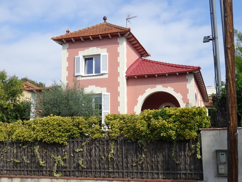 Casa de l'avinguda Ramon Escayola número 144