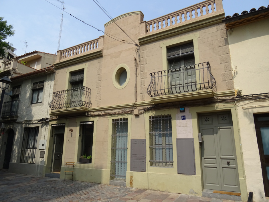 Casa al carrer Villà número 16-18