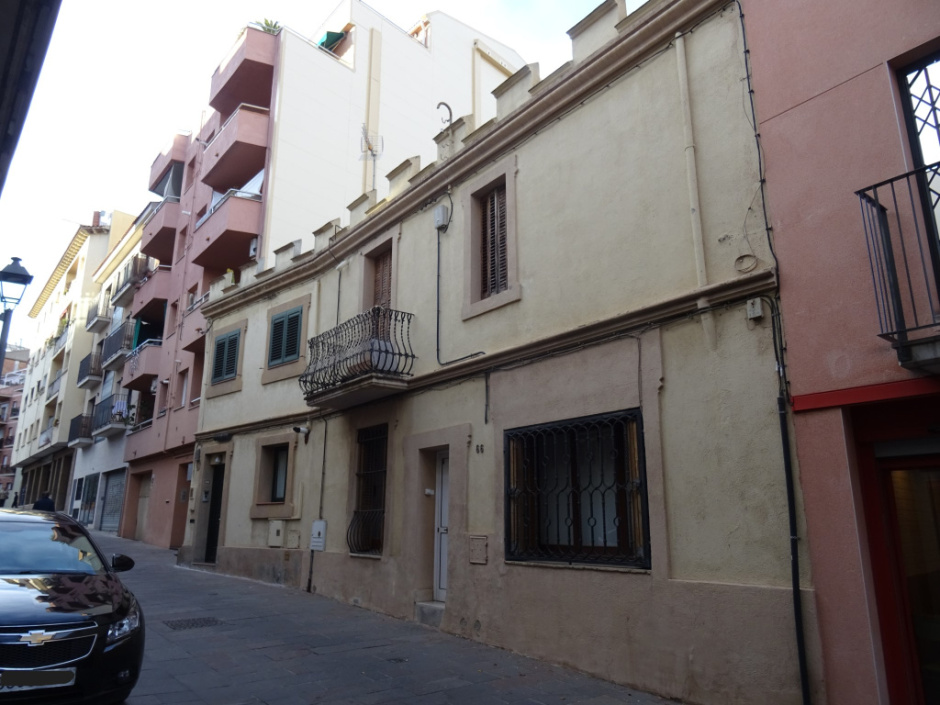 Conjunt de dues cases al carrer Sant Antoni números 66 i 68.