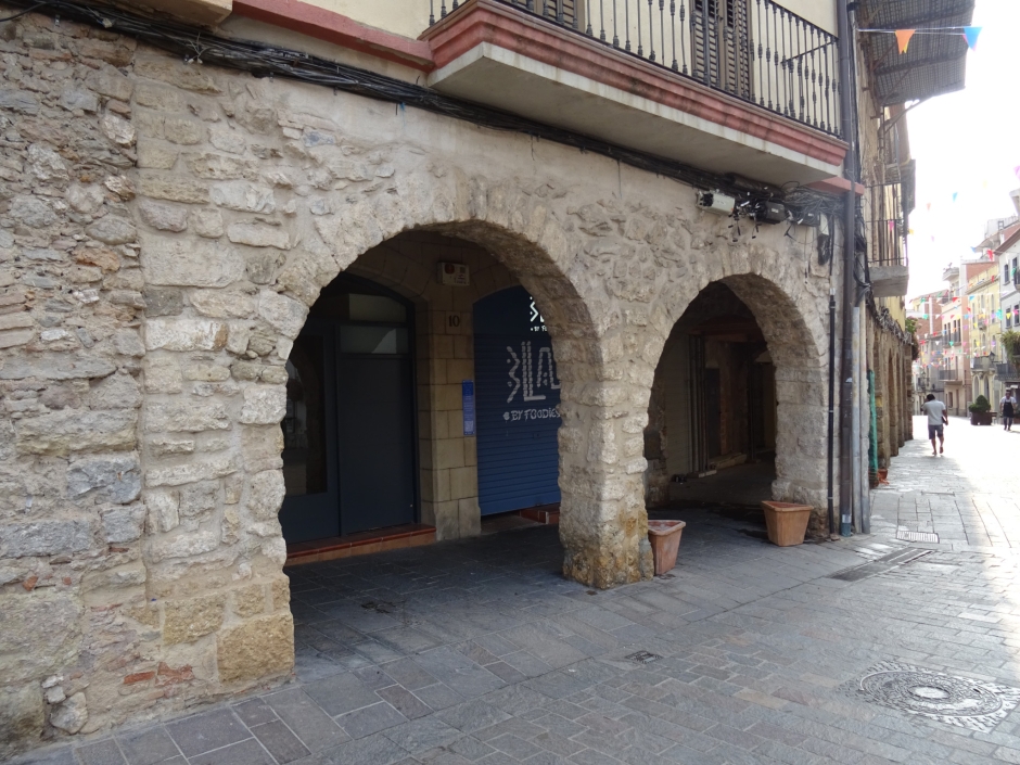 Porxada de la casa de la plaça Pere San número 10.