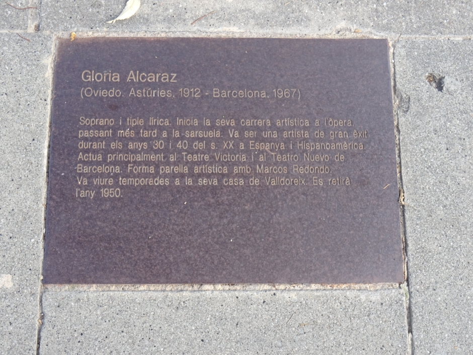 Placa de Gloria Alcaraz