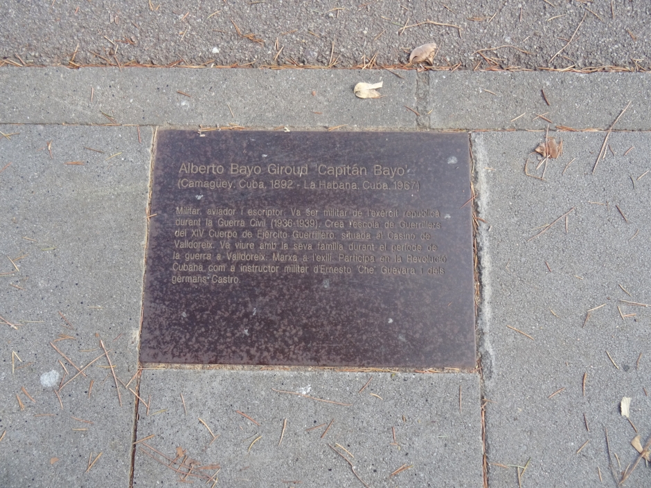 Placa d'Alberto Bayo