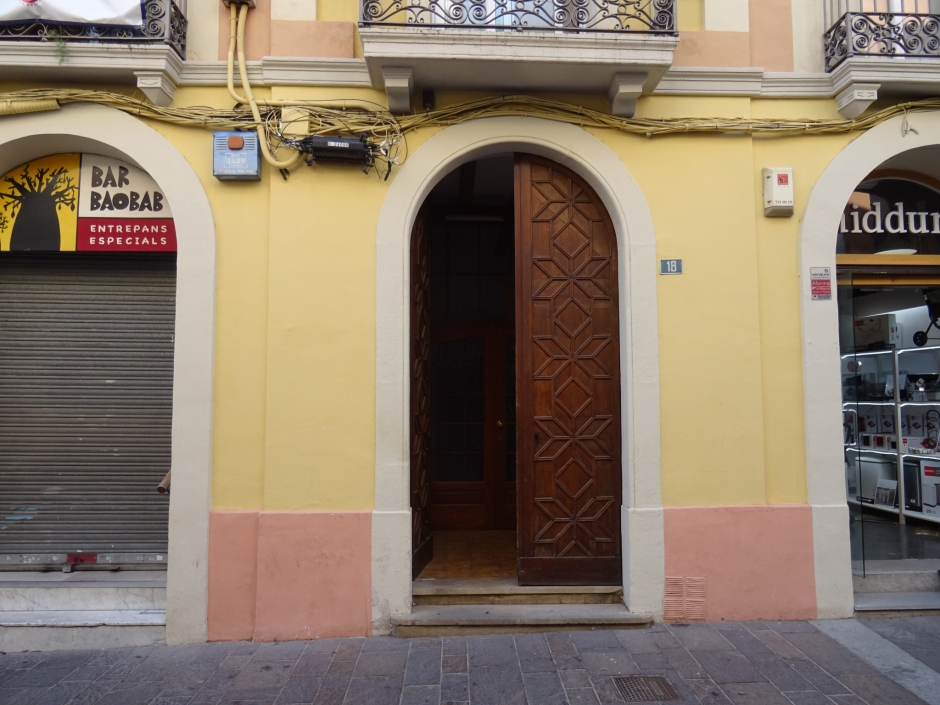 Portal d'entrada a la casa de Jeroni Farrés.