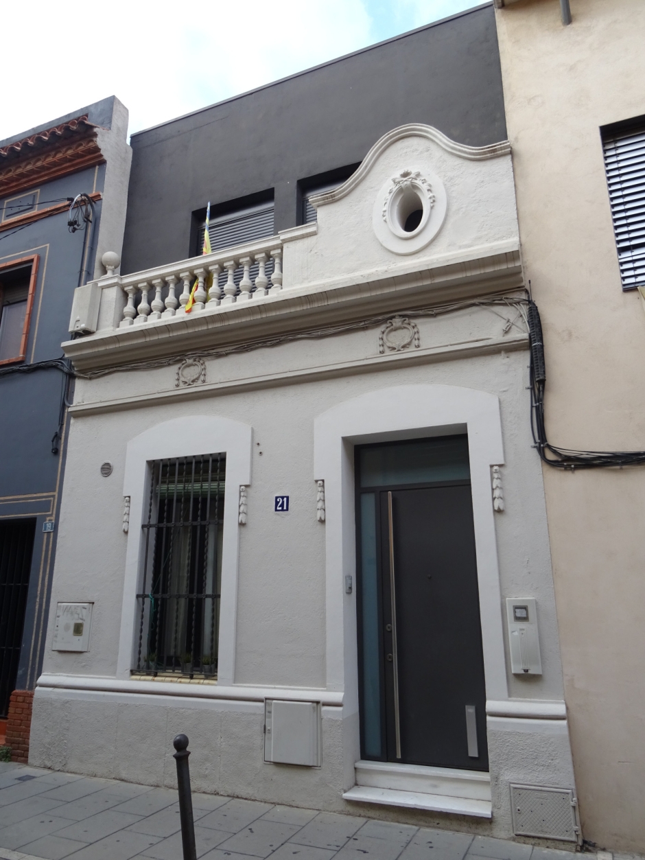 Façana principal de la casa d'Antoni Cervalls II.