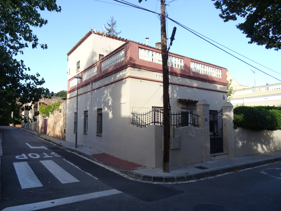 Casa al carrer de Barcelona número 12.