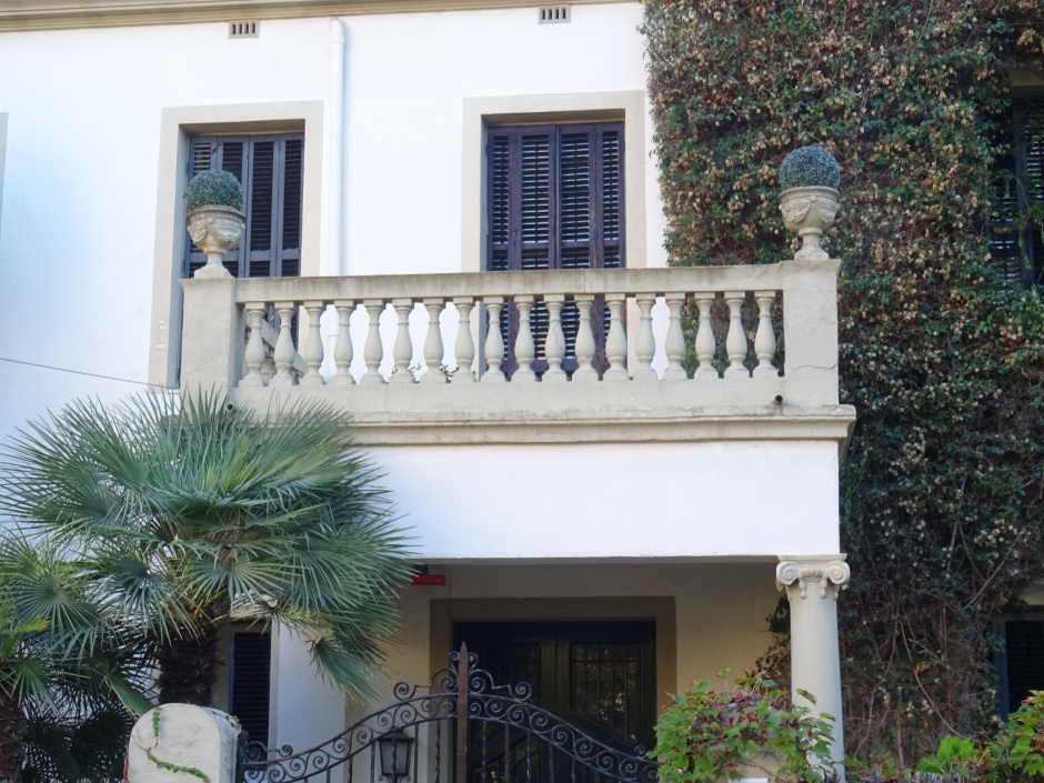 Porxo i balcó de la casa de Manuel Almirall.