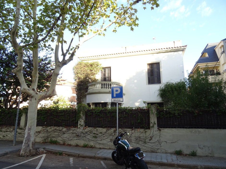 Façana lateral de la casa de Manuel Almirall.