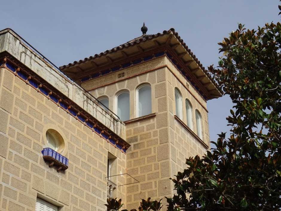 Torre dels xalets de Ramon Vila.