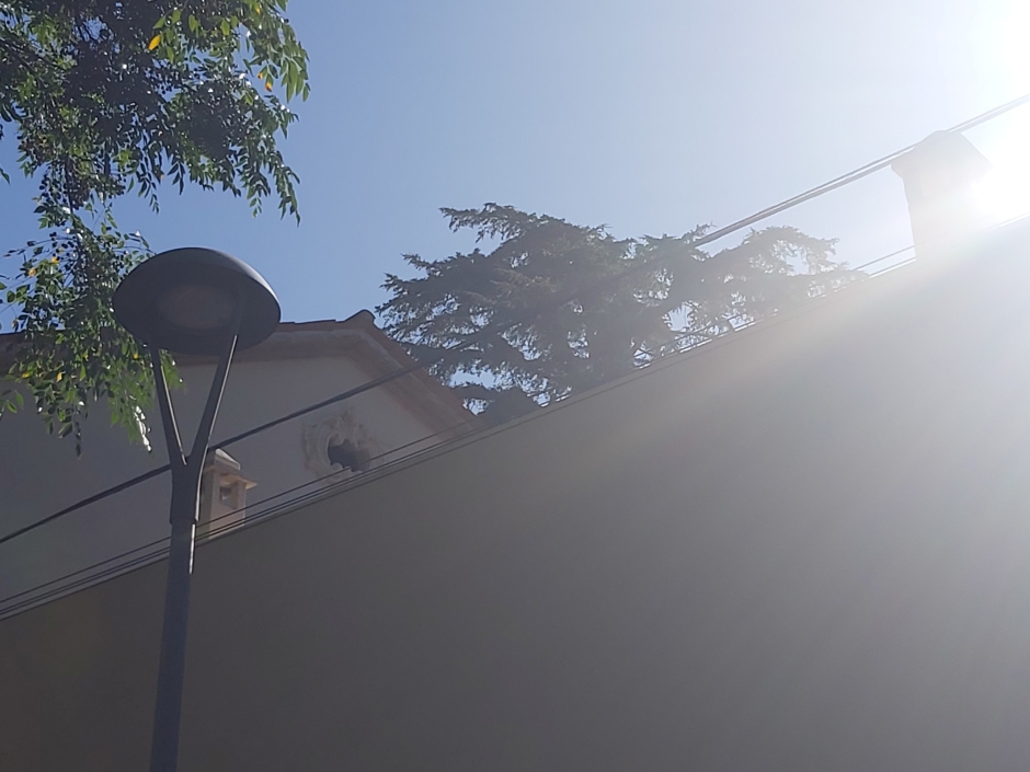 Detall de la peça de ventilació del sostremort de la casa del carrer Pahissa núm. 31.