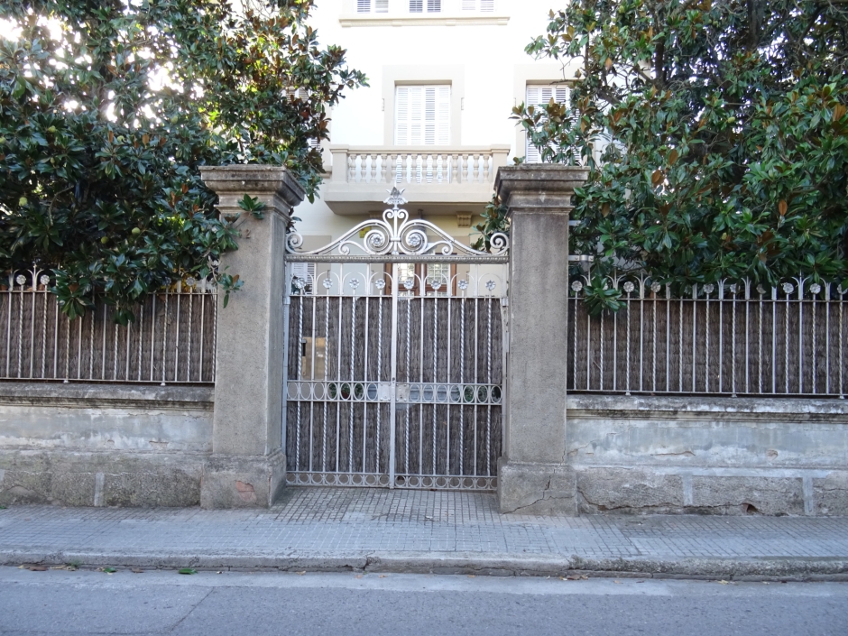 Cancell i tanca de la casa de Joan Batlle.
