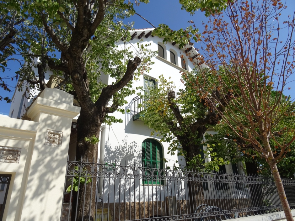 Cases de Carles Blanquet i Miquel Casals (número 44).