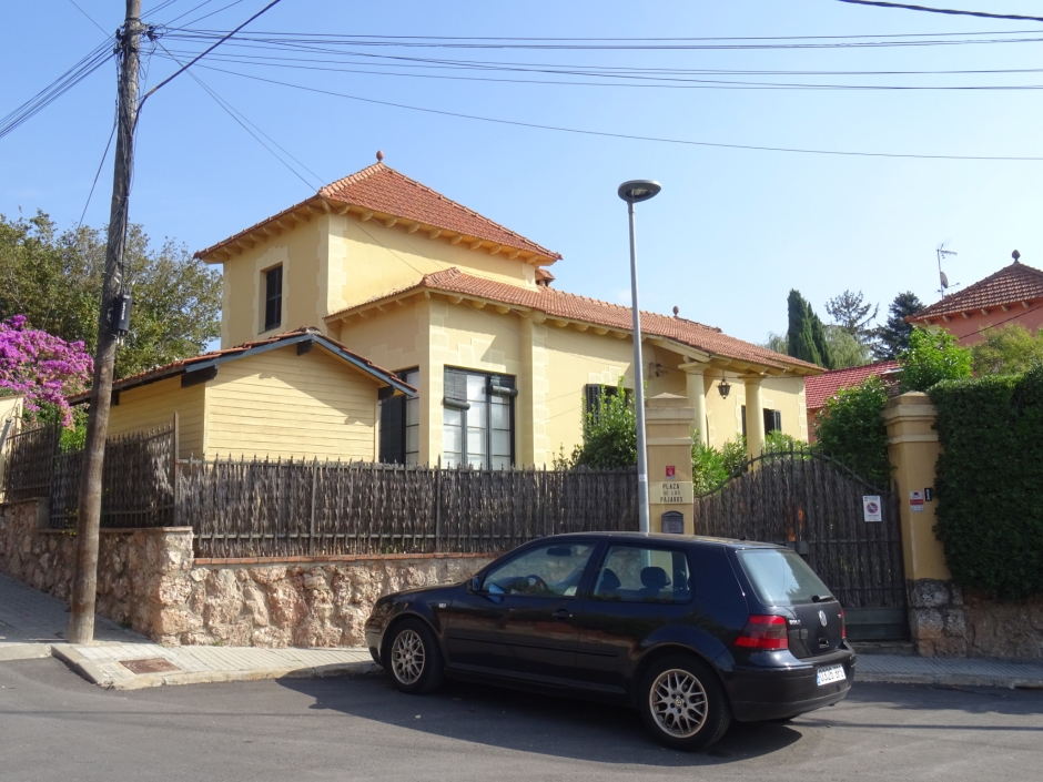Xalet a la plaça dels Ocells número 1.