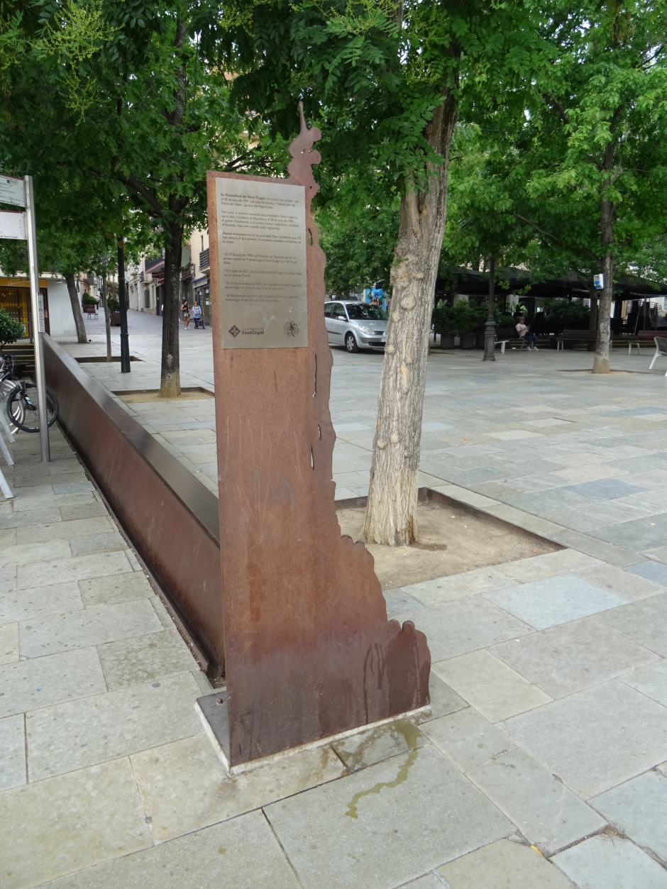 Placa dels Castellers de Sant Cugat a plaça d'Octavià