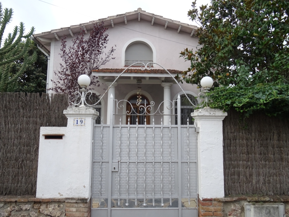 Cancell del xalet de Casimir Tolós.