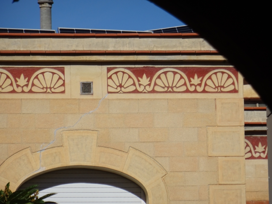 Detall del xalet a la rambla Ribatallada número 14.