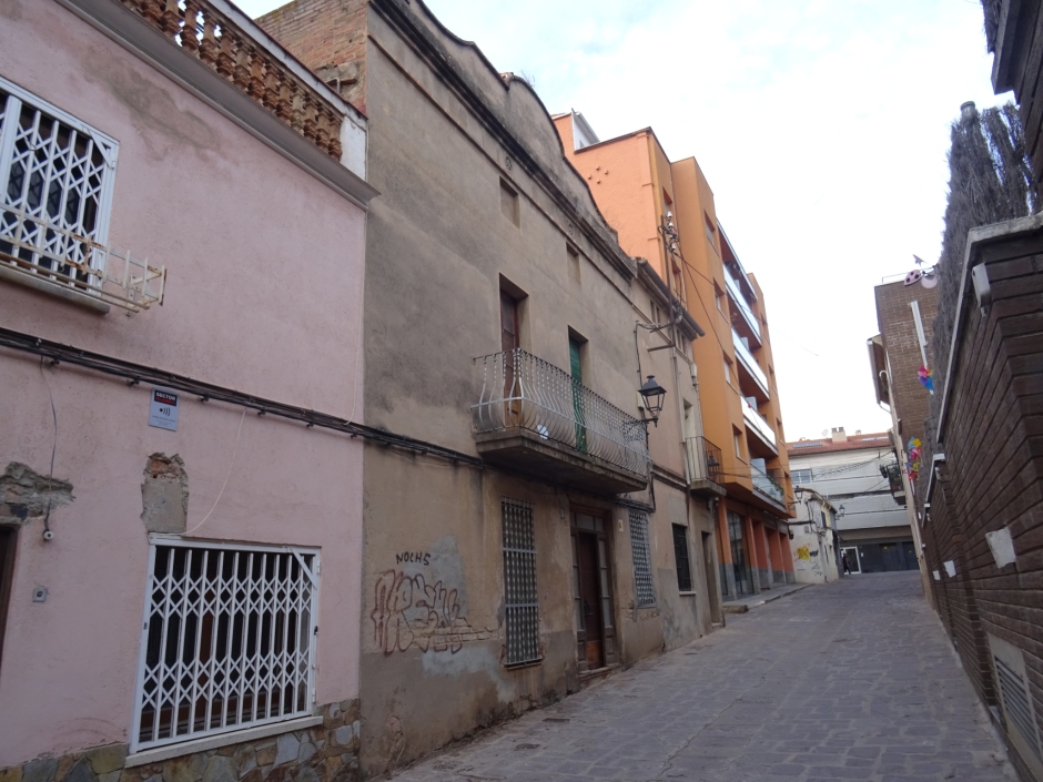 Casa al carrer de la Riera número 18