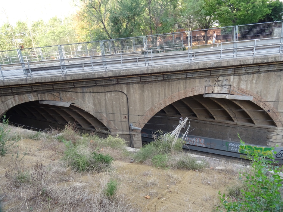 Pont sobre la via de Sabadell.