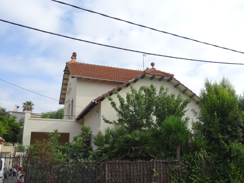 Casa de l'avinguda Joan Borràs números 52-54.
