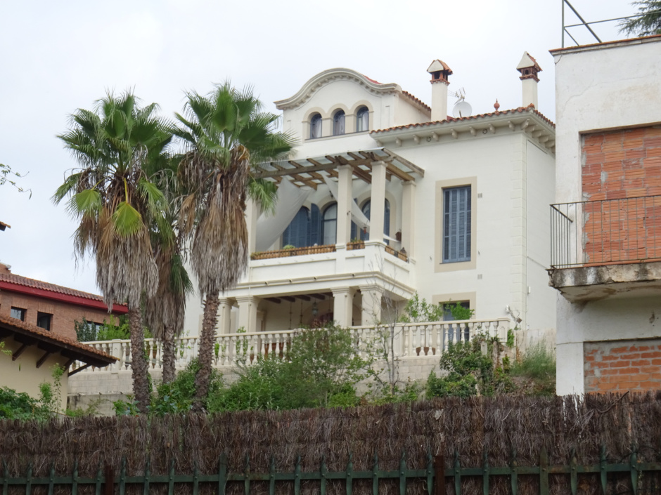 Façana posterior de la casa del Doctor Puig Roig.