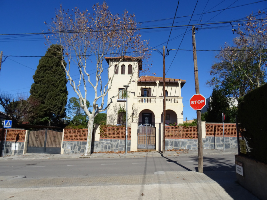 Xalet al passeig de Rubí número 82