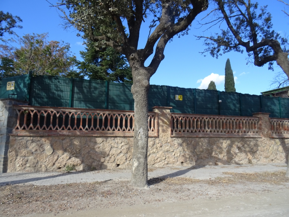 Tanca del xalet d'Àngela Montserrrat.