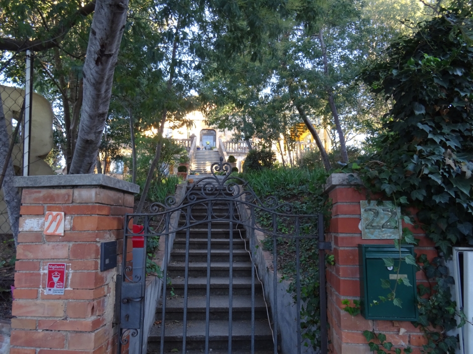 Escales d'accés a la casa de Gaietà Tarruell.