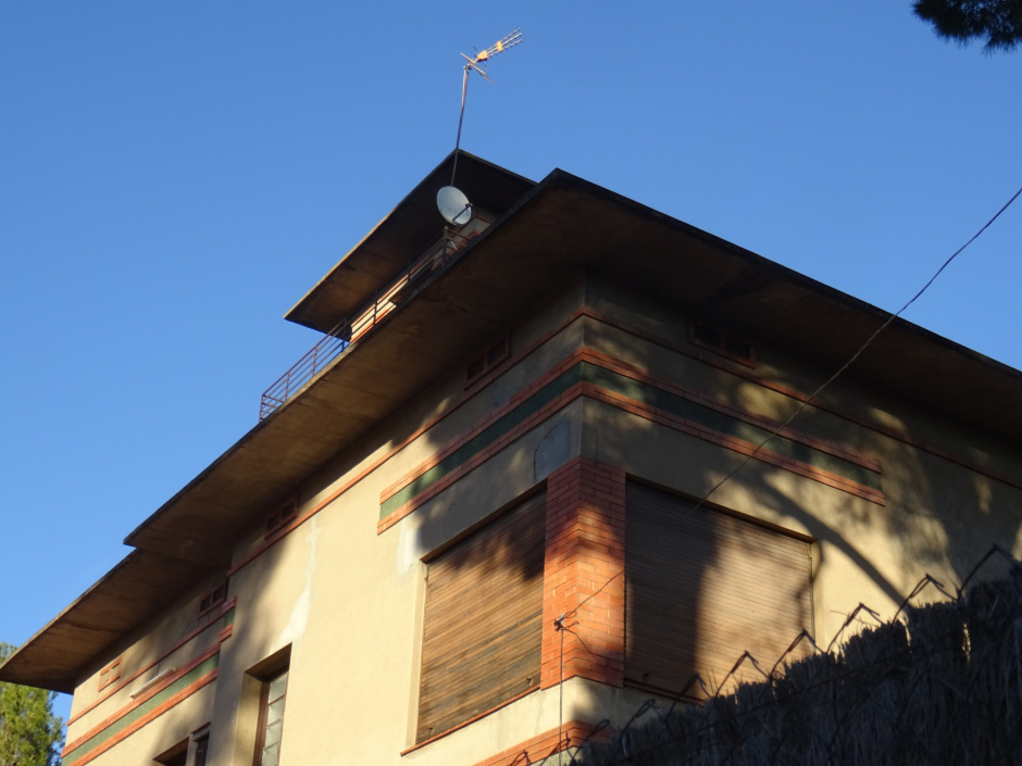 Detall de la façana del Xalet Evelio (Venancio Asbert).