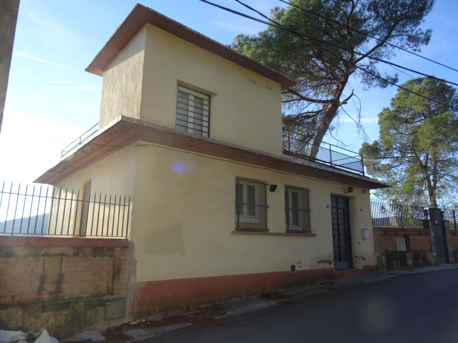 Xalet racionalista de l'avinguda Tarruell número 43-45.