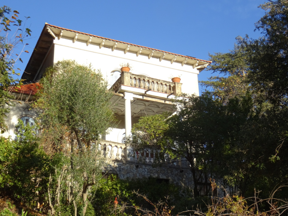 Xalet a l'avinguda de Tarruell números 58-60.