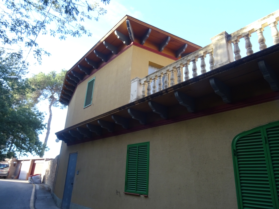 Façana lateral del Casino de la Floresta.