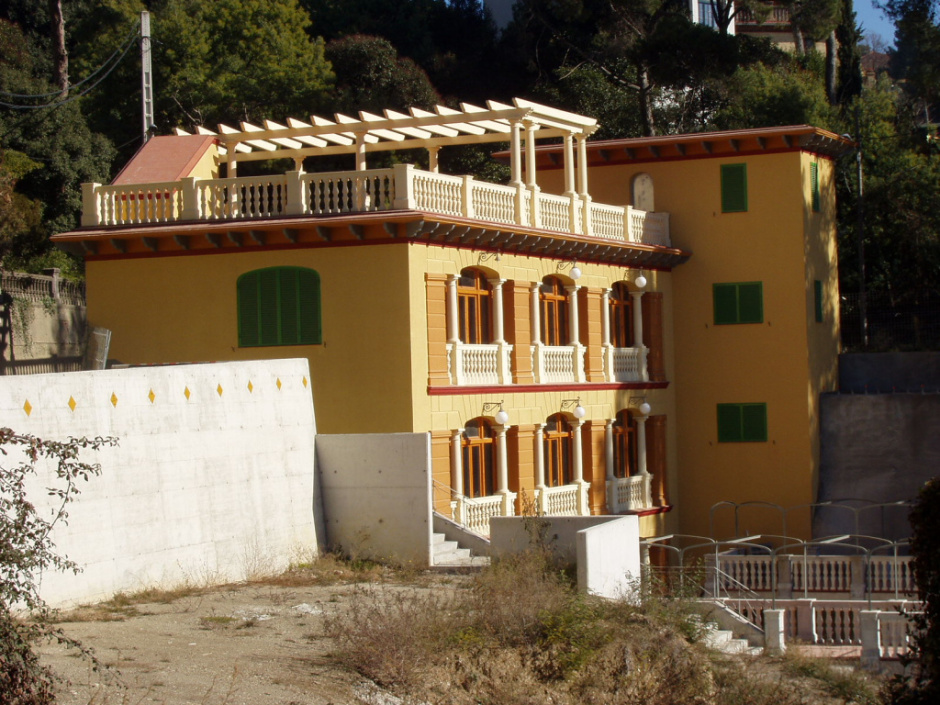 Façana lateral i interior del Casino (Ajuntament de Sant Cugat - 2005).